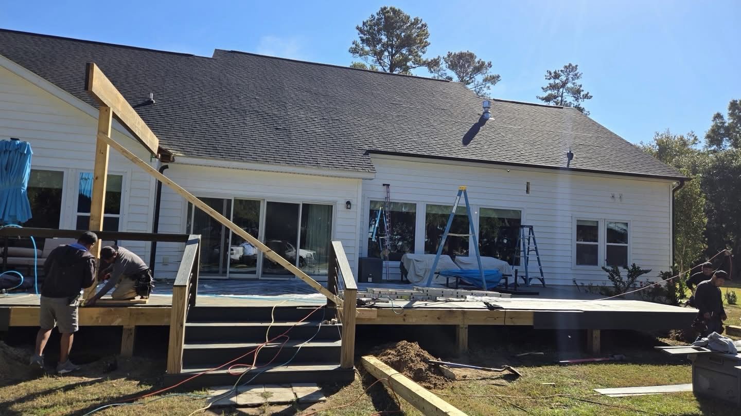 Construction of a new screened porch